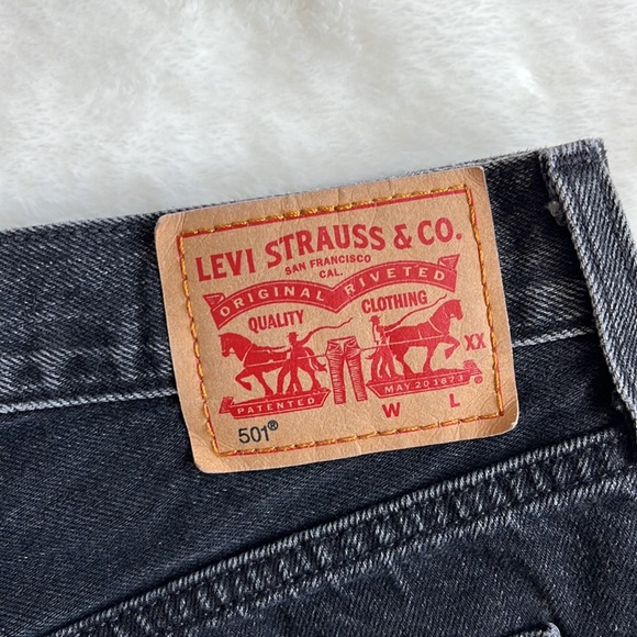 Black Levi 501 Denim Shorts - Picture 7 of 8